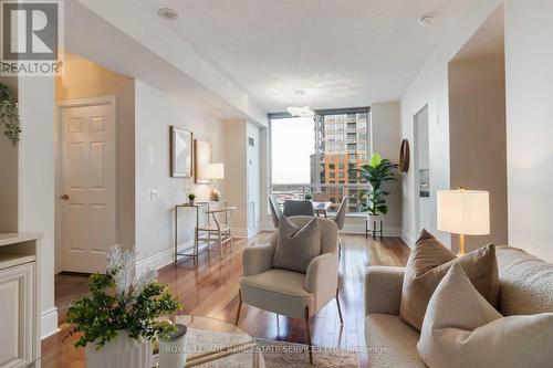 2110 - 5229 Dundas Street W, Toronto (Islington-City Centre West), ON - Indoor Photo Showing Living Room