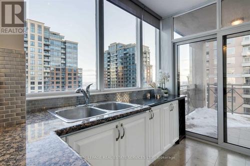 2110 - 5229 Dundas Street W, Toronto (Islington-City Centre West), ON - Indoor Photo Showing Kitchen With Double Sink