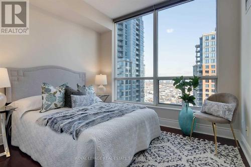 2110 - 5229 Dundas Street W, Toronto (Islington-City Centre West), ON - Indoor Photo Showing Bedroom