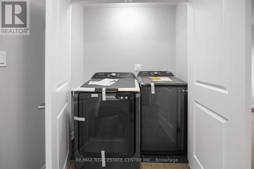 42 Mclaughlin Street, Welland, ON - Indoor Photo Showing Laundry Room