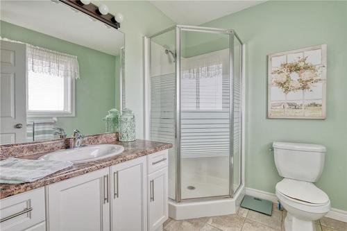 PRIMARY ENSUITE WITH SHOWER - 87 Periwinkle Drive, Hamilton, ON - Indoor Photo Showing Bathroom