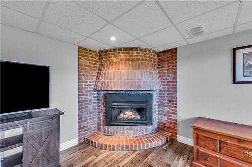 1377 Haldibrook Road, Caledonia, ON - Indoor Photo Showing Living Room With Fireplace