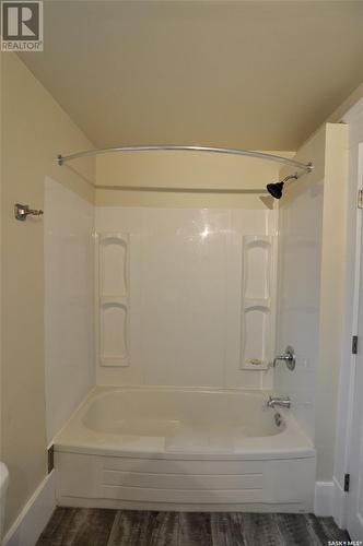 816 D Avenue N, Saskatoon, SK - Indoor Photo Showing Bathroom