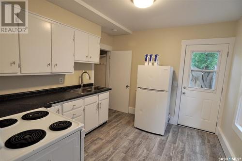 816 D Avenue N, Saskatoon, SK - Indoor Photo Showing Kitchen With Double Sink