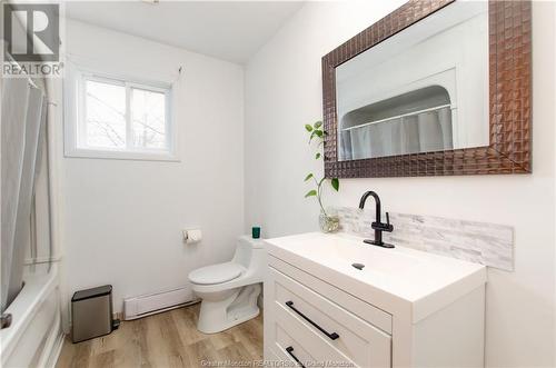 52 Teesdale St, Moncton, NB - Indoor Photo Showing Bathroom