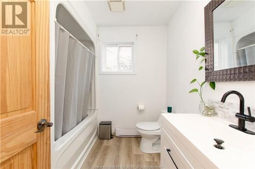 52 Teesdale St, Moncton, NB - Indoor Photo Showing Bathroom