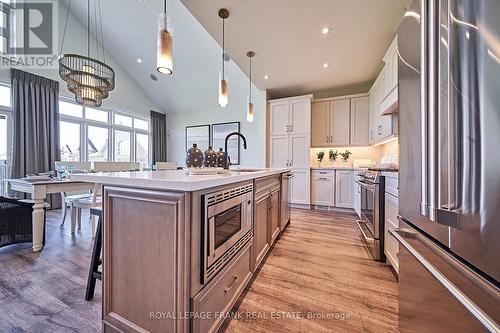 52 Coulter Street, Scugog, ON - Indoor Photo Showing Kitchen With Upgraded Kitchen