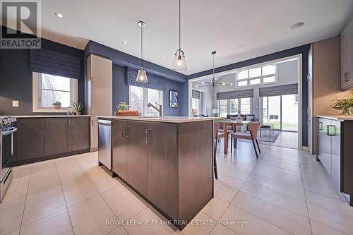2 Mccaw Court, Scugog, ON - Indoor Photo Showing Kitchen With Upgraded Kitchen