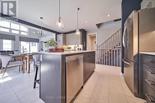 2 Mccaw Court, Scugog, ON - Indoor Photo Showing Kitchen With Upgraded Kitchen
