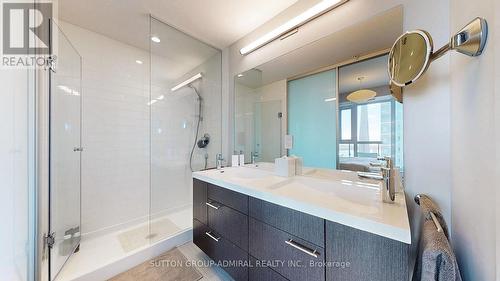3904 - 30 Nelson Street, Toronto, ON - Indoor Photo Showing Bathroom