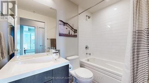 3904 - 30 Nelson Street, Toronto, ON - Indoor Photo Showing Bathroom