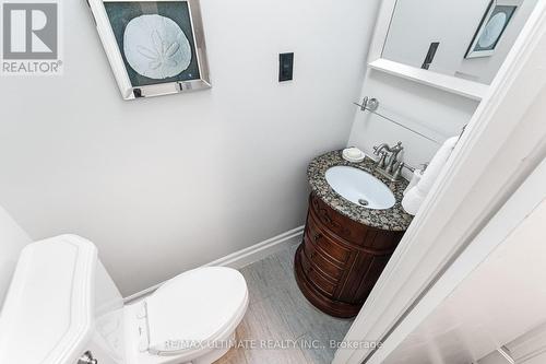 4 Heathdale Road, Toronto, ON - Indoor Photo Showing Bathroom