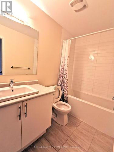 40 Lady Dolores Avenue, Vaughan, ON - Indoor Photo Showing Bathroom