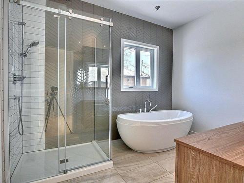 Salle de bains - Rue Lorrain, Saint-Lin/Laurentides, QC - Indoor Photo Showing Bathroom