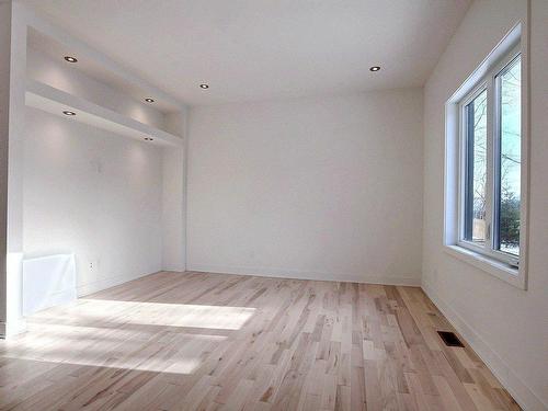 Living room - Rue Lorrain, Saint-Lin/Laurentides, QC - Indoor Photo Showing Other Room