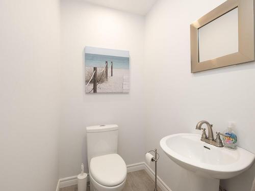 Salle d'eau - 554 Rue Stephen-Walsh, Beaconsfield, QC - Indoor Photo Showing Bathroom