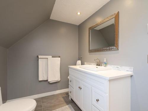 Salle de bains - 554 Rue Stephen-Walsh, Beaconsfield, QC - Indoor Photo Showing Bathroom