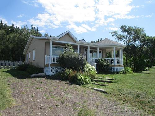 FaÃ§ade - 33 Ch. De La Grève O., Saint-Denis-De La Bouteillerie, QC - Outdoor With Deck Patio Veranda