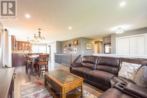 10 Ashwood Crescent, Quinte West, ON - Indoor Photo Showing Living Room