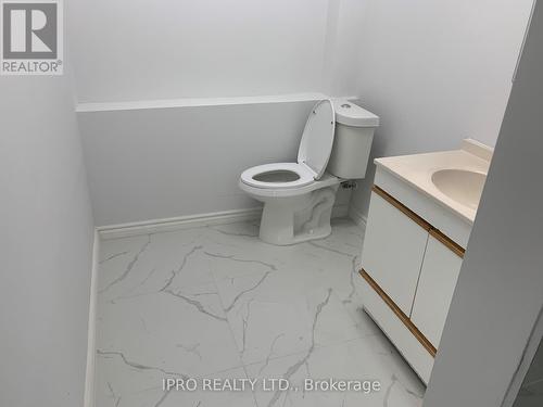1649 Crediton Parkway, Mississauga, ON - Indoor Photo Showing Bathroom