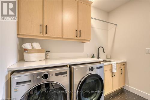 3964 Big Leaf Trail, London, ON - Indoor Photo Showing Laundry Room