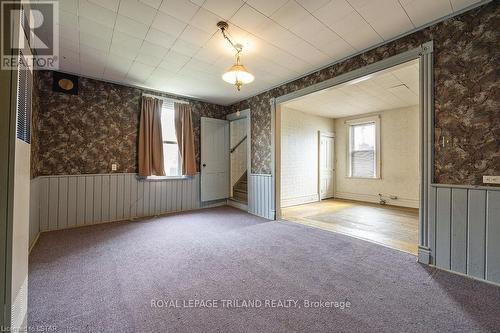 206 Symes Street, Southwest Middlesex, ON - Indoor Photo Showing Other Room