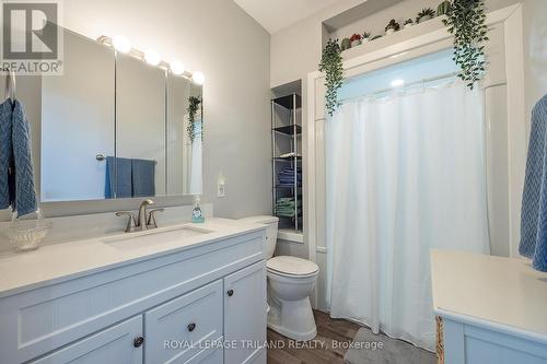 12 Baldwin Street, St. Thomas, ON - Indoor Photo Showing Bathroom