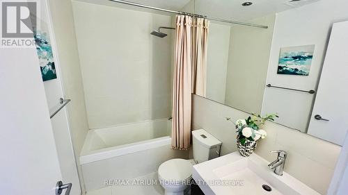 508 - 318 King Street E, Toronto, ON - Indoor Photo Showing Bathroom