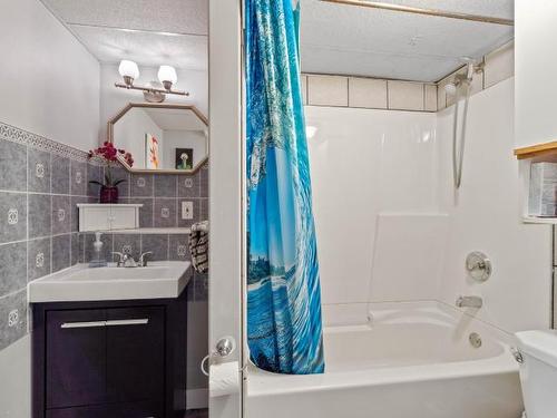 1112 Kemano Street, Kamloops, BC - Indoor Photo Showing Bathroom