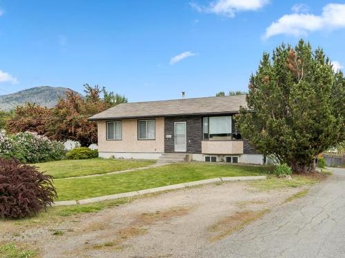 1112 Kemano Street, Kamloops, BC - Outdoor