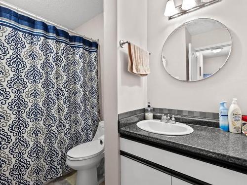 11-1697 Greenfield Ave, Kamloops, BC - Indoor Photo Showing Bathroom