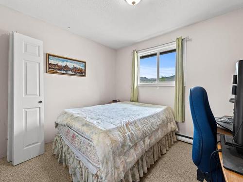 11-1697 Greenfield Ave, Kamloops, BC - Indoor Photo Showing Bedroom