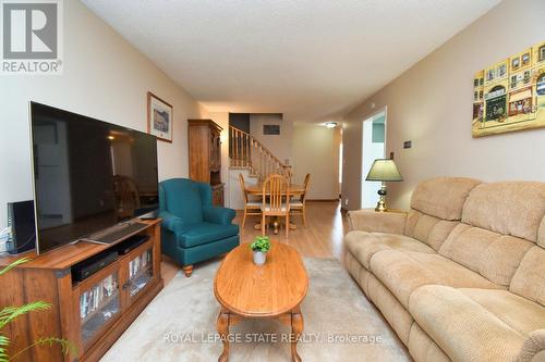 20 - 10 Huntingwood Avenue, Hamilton, ON - Indoor Photo Showing Living Room