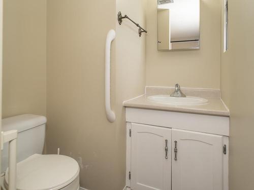 27 Taylor Drive, Thunder Bay, ON - Indoor Photo Showing Bathroom