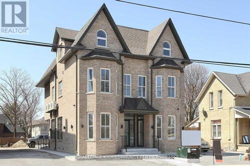 352 Main St N Street, Markham, ON - Outdoor With Facade