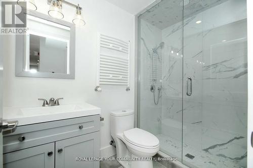 352 Main St N Street, Markham, ON - Indoor Photo Showing Bathroom