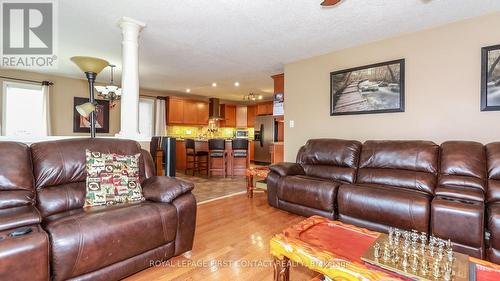 22 Graihawk Drive, Barrie, ON - Indoor Photo Showing Living Room