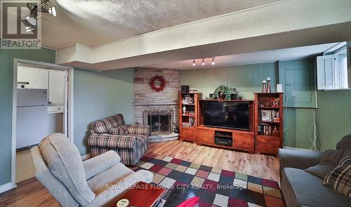52 Cherry Lane, Caledon, ON - Indoor Photo Showing Living Room With Fireplace