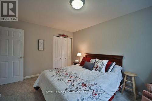 52 Cherry Lane, Caledon, ON - Indoor Photo Showing Bedroom