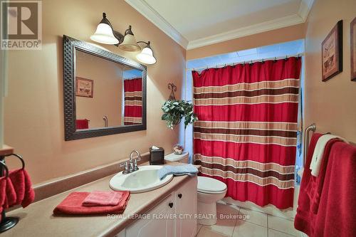 52 Cherry Lane, Caledon, ON - Indoor Photo Showing Bathroom