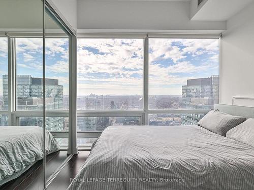4803-15 Grenville St, Toronto, ON - Indoor Photo Showing Bedroom