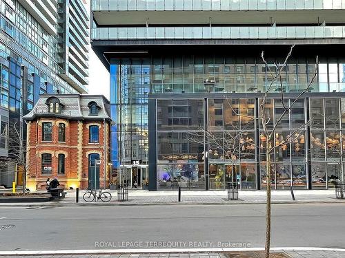 4803-15 Grenville St, Toronto, ON - Outdoor With Balcony