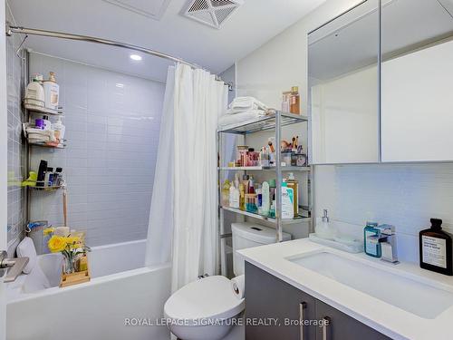 1116-38 Monte Kwinter Crt, Toronto, ON - Indoor Photo Showing Bathroom