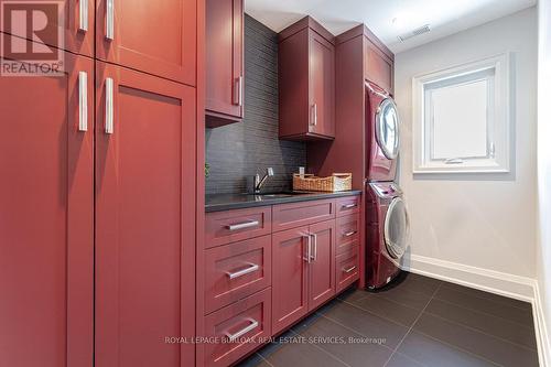 49 Kenmir Avenue, Niagara-On-The-Lake, ON - Indoor Photo Showing Laundry Room