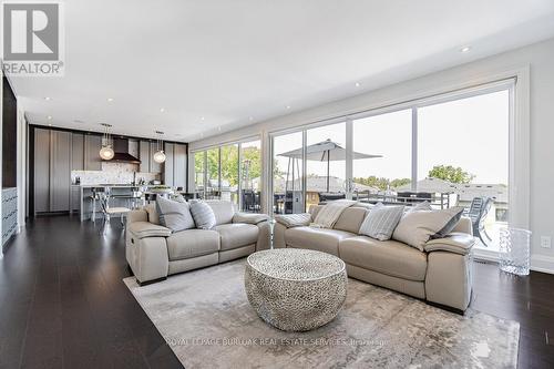 49 Kenmir Avenue, Niagara-On-The-Lake, ON - Indoor Photo Showing Living Room