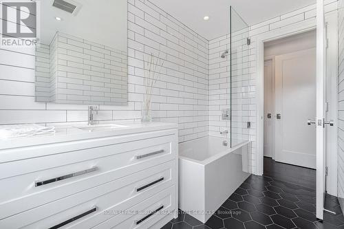 49 Kenmir Avenue, Niagara-On-The-Lake, ON - Indoor Photo Showing Bathroom