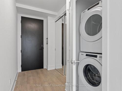 Ph09-370 Wellington St W, Toronto, ON - Indoor Photo Showing Laundry Room