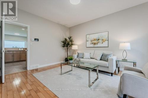 7175 Ariss Valley Road, Guelph/Eramosa, ON - Indoor Photo Showing Living Room