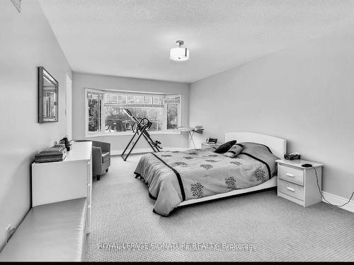 1813 Spruce Hill Rd, Pickering, ON - Indoor Photo Showing Bedroom