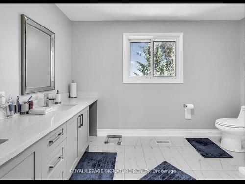 1813 Spruce Hill Rd, Pickering, ON - Indoor Photo Showing Bathroom